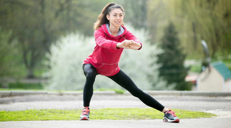 runner doing lateral lunges at home